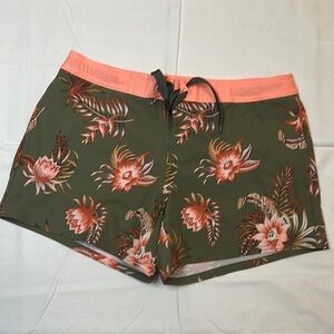 Women's O'rageous Floral Shorts